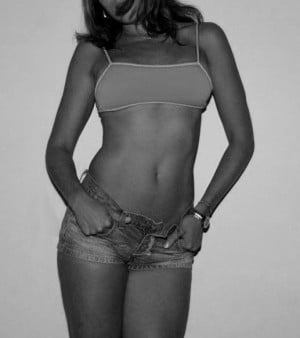 cerchiamo divertimento erotico con stile e classe lei bi-curiosa, lui etero. looking for some hot fun, high end profile she is soft bi-sex, he's hetero Paar mit stil suchen nach Abwechslung und ....
