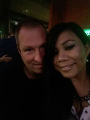  Meine Freundin und ich suchen eine Frau für erste bi erfarungen