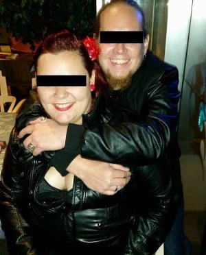 Dom m/32 (hetero) und Sub w/25 (bi), unkompliziert, humorvoll und für vieles offen, suchen Frauen, Männer und Paare für erotische gemeinsame Stunden. Wir sind ein glückliches Paar und suchen Abwechslung. Wir mögen Fesselspiele, Parties, Clubs, Spanking und Gangbangs. No Go's sind Klinic, Fäkalspiele, Nadeln und alles weitere, das bleibende Spuren (Narben) hinterlässt. Wer auf üppige weibliche Kurven steht wird bei uns reich belohnt Sämtliche Spiele erfolgen selbstverständlich nur Safe. Frei nach dem Motto: SSC (safe, sane, consensual).