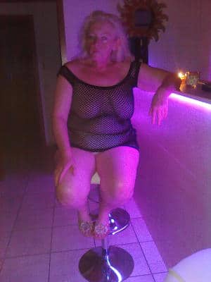 Wir sind beide Trucker. Suchen eine Bi-Frau oder Paar mit bi-Frau für sex und Freundschaft.